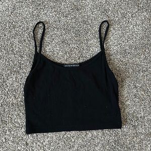 Simple Black Crop Tank
